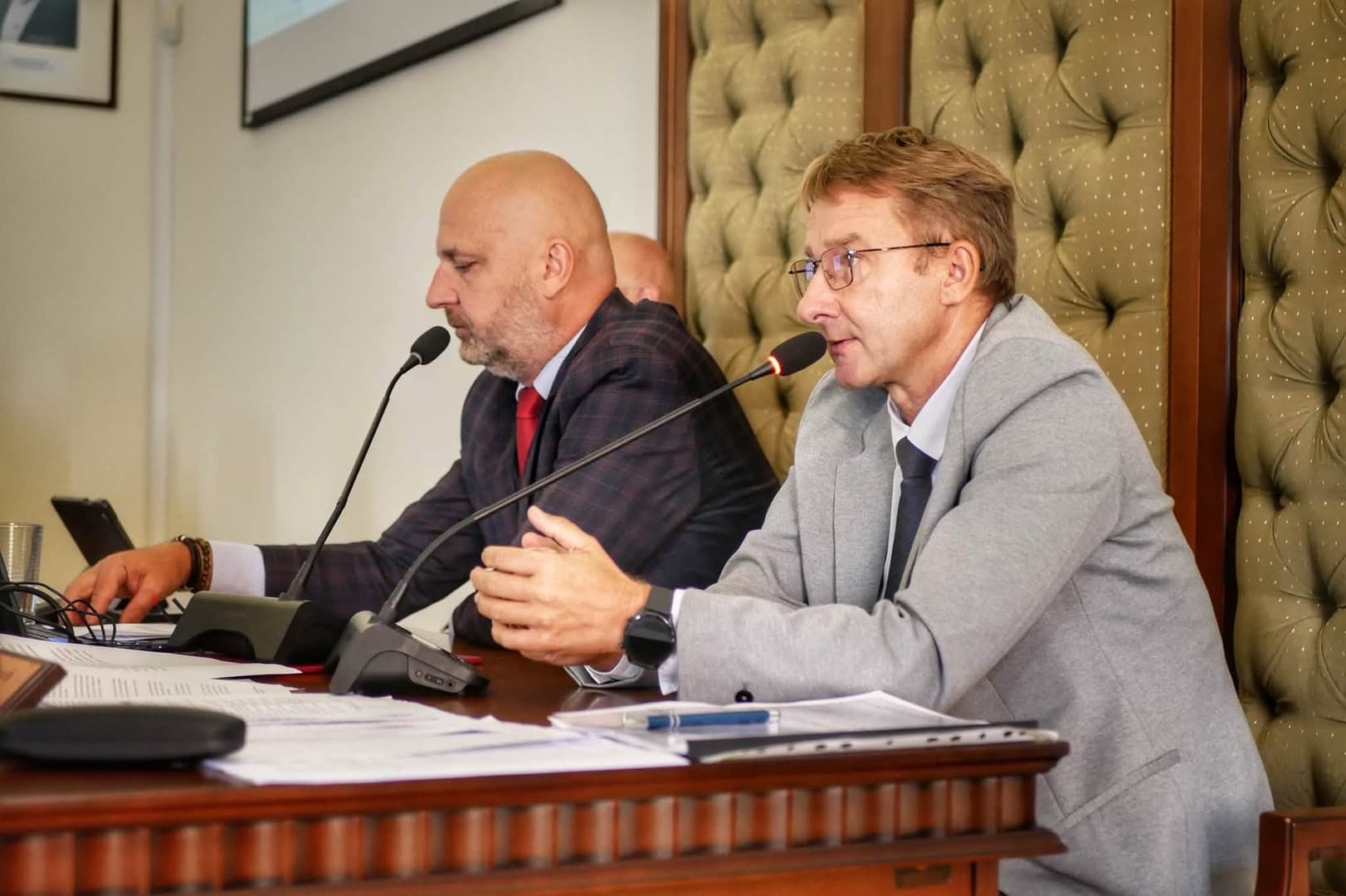 XXXI sesja Rady Powiatu w Nysie – 29 października 2026 r. W porządku obrad odbudowa szpitala i zmiany w budżecie