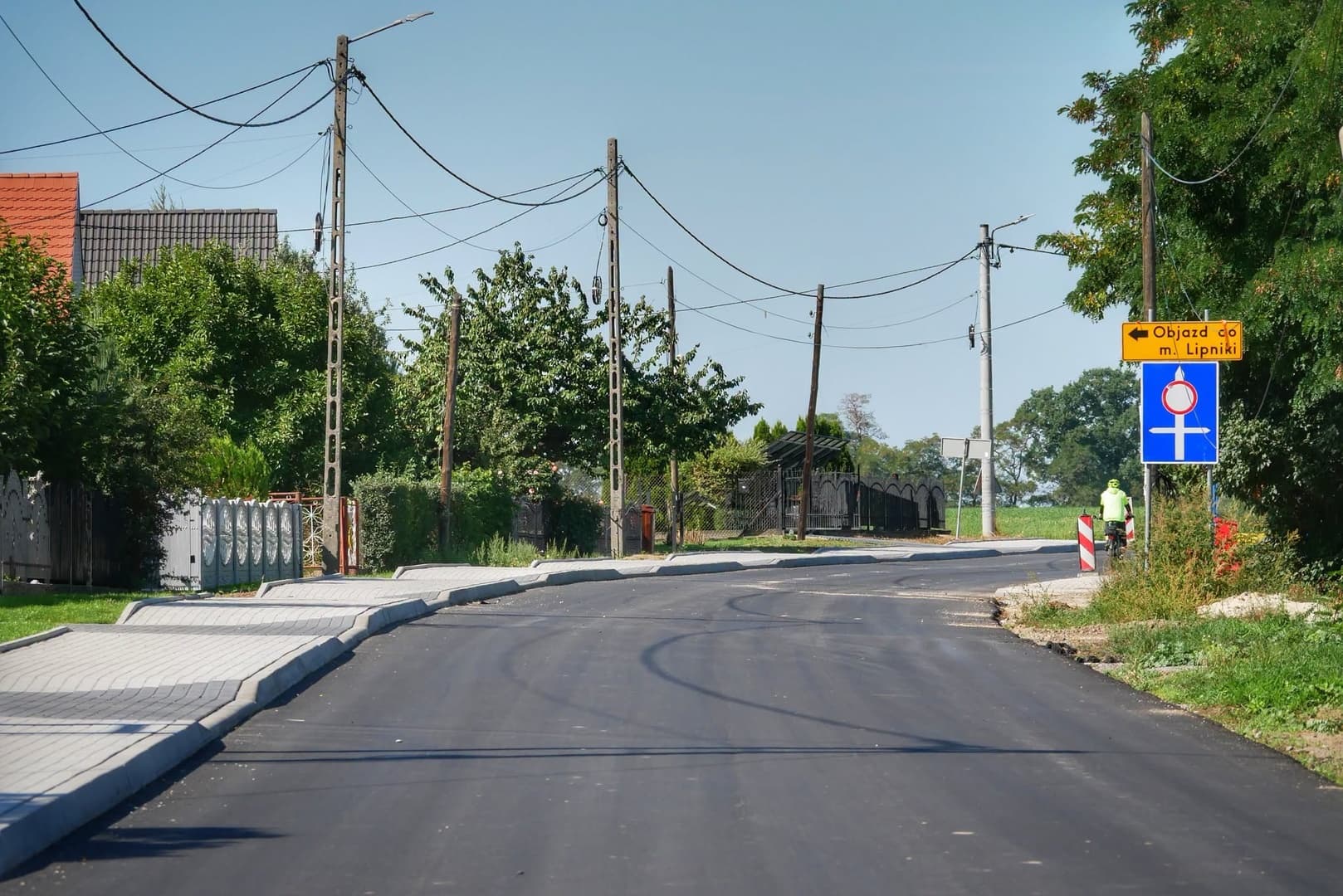 Powiat Nyski przebudowuje drogę nr 1654 między Starowicami a Lipnikami. Dofinansowanie wynosi ponad 4,8 mln zł