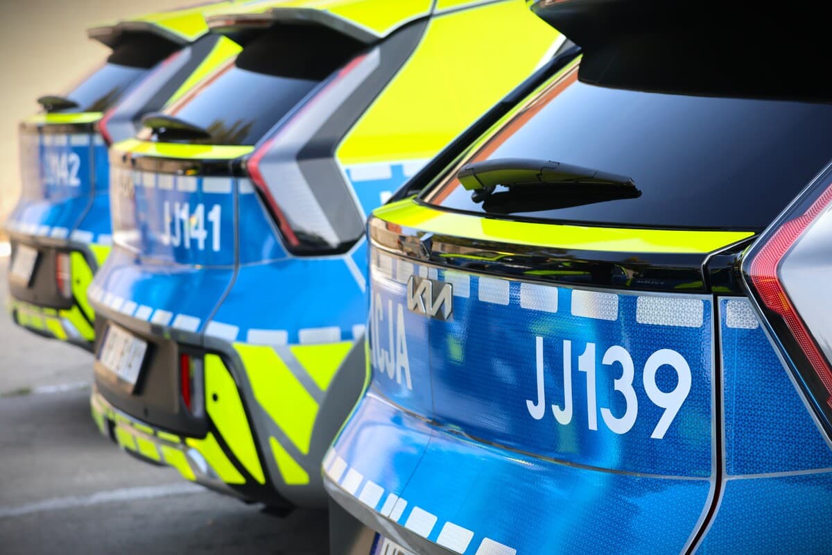 Policja garnizonu opolskiego otrzymała 15 hybrydowych radiowozów za ponad 2,3 mln zł
