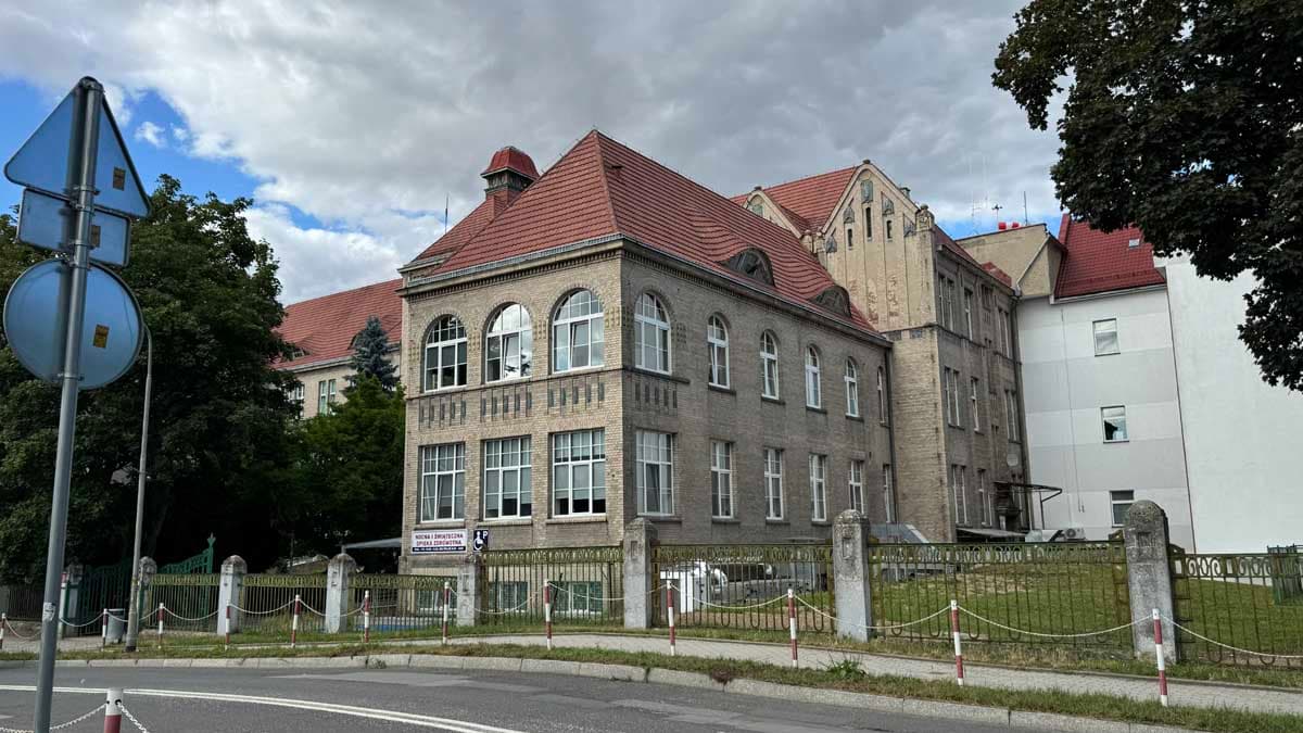 Ile zarabiają lekarze w nyskim szpitalu?