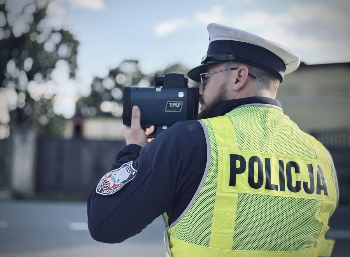 Jechał 142 km/h na krajowej "46". Nyska drogówka zatrzymała prawo jazdy 50-latkowi