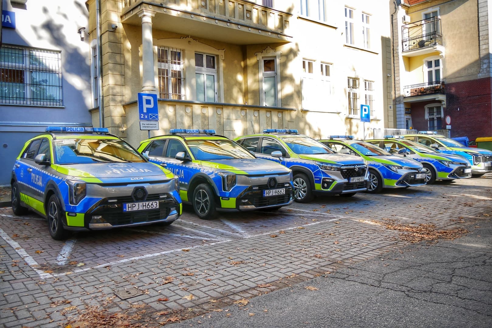 Sześć nowych radiowozów dla policji powiatu nyskiego