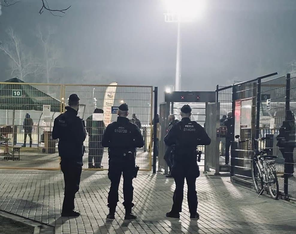 Policja apeluje przed meczem Polonii Nysa z Zagłębiem Sosnowiec. Możliwe utrudnienia drogowe