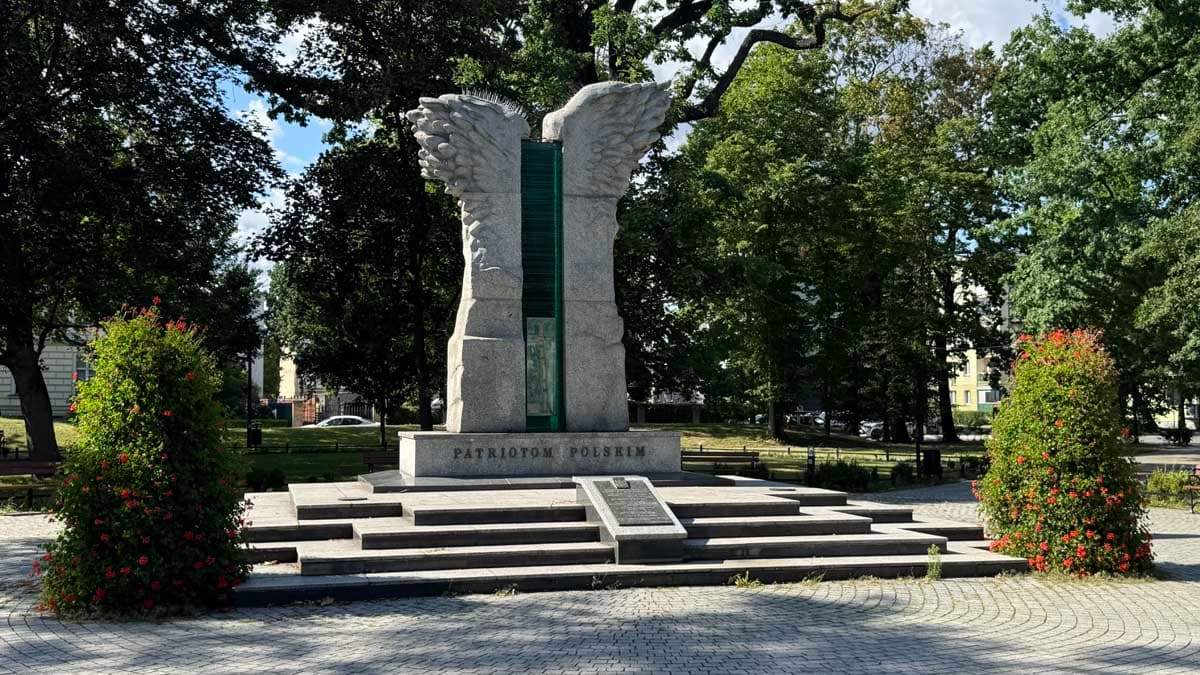Obchody 87. rocznicy agresji sowieckiej na Polskę w Nysie – uroczystość przy Pomniku Patriotom Polskim