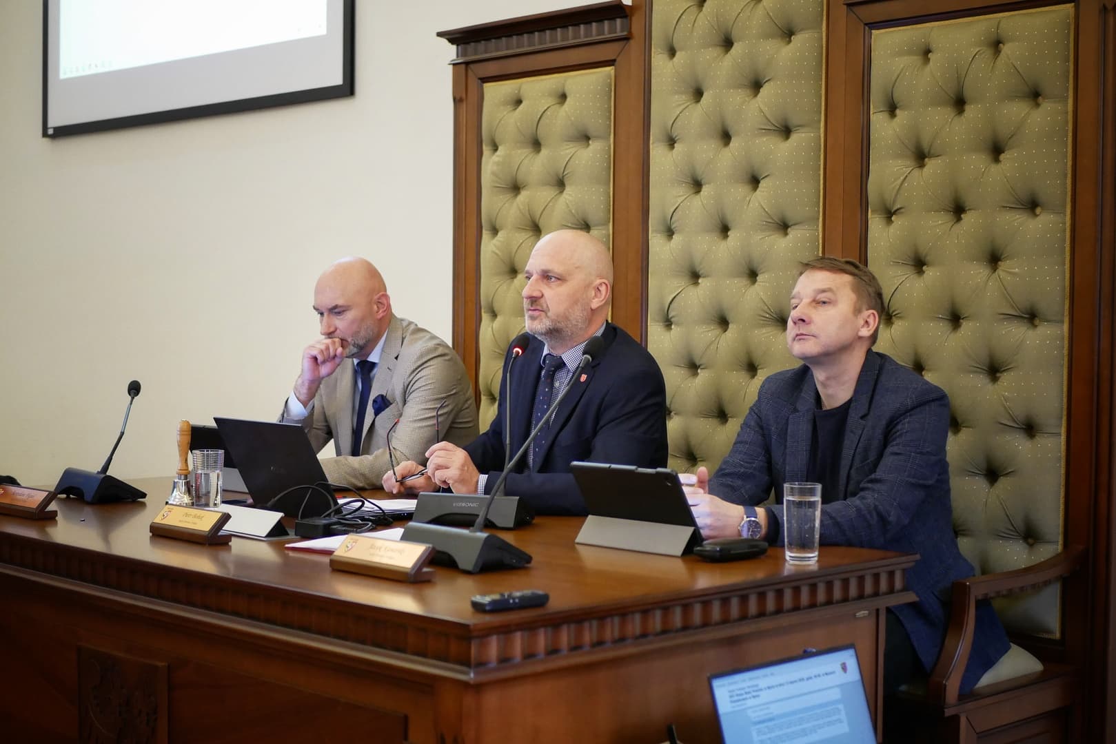 XXX sesja Rady Powiatu w Nysie – 18 września 2026 r. W porządku obrad m.in. konsolidacja szpitali, kredyt i apel o drogę S46