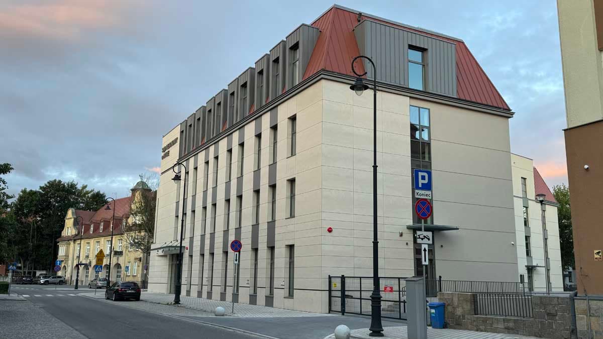 Sąd Rejonowy w Nysie przeprowadzi się do nowej siedziby w listopadzie. Archiwum będzie w podziemiu