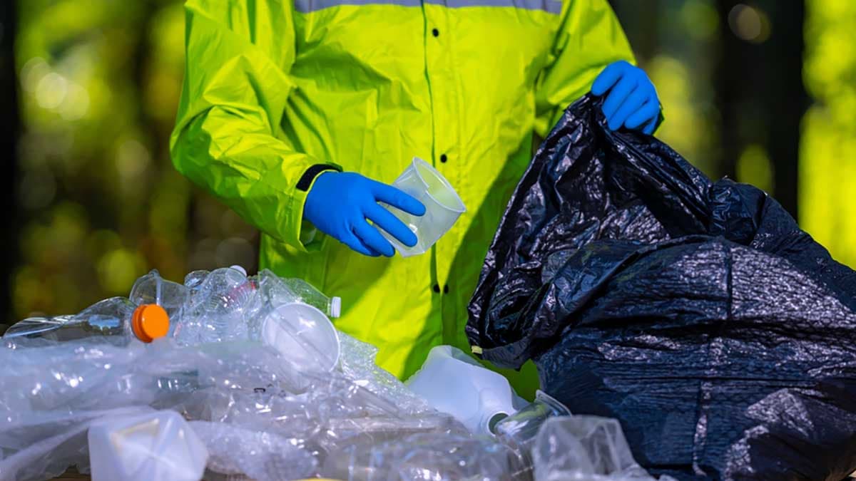 EkoNysa wyliczyła koszt odbioru odpadów tekstylnych sprzed posesji: ponad 125 tys. zł rocznie